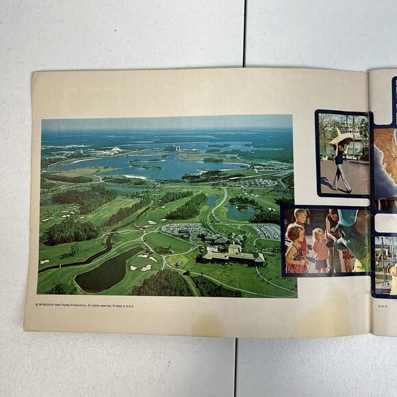 Vtg Walt Disney World A Pictorial Souvenir Book 1977 Paperback Mickey Mouse - Picture 4 of 9